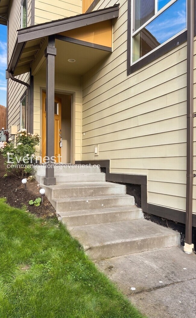 Building Photo - 16500 1st Dr SE