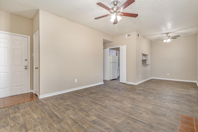 Foto del edificio - 3603A W Northgate Dr