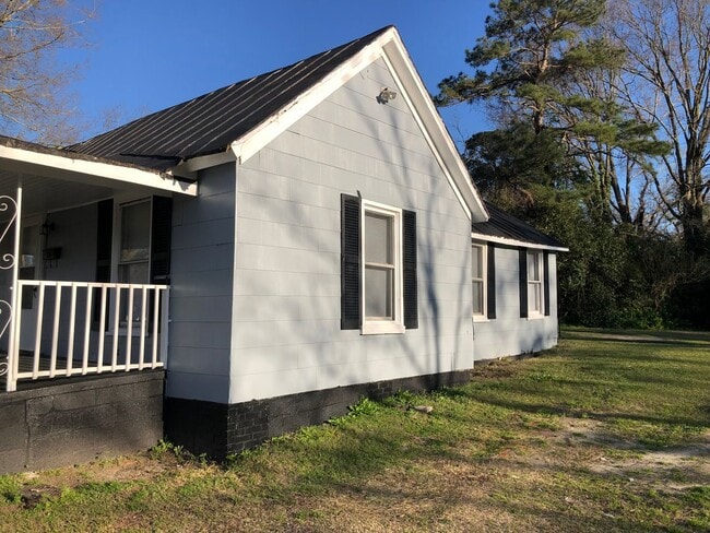 Building Photo - 1105 Tower Hill Rd