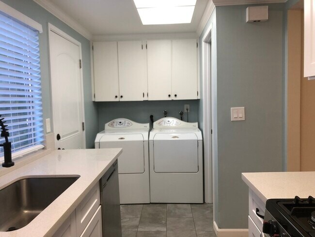 Foto del edificio - 5822 Shadow Creek Dr