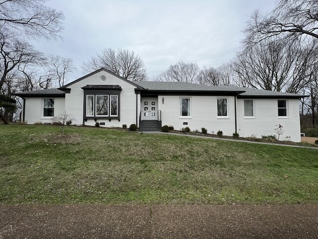 Building Photo - 1243 Saxon Dr