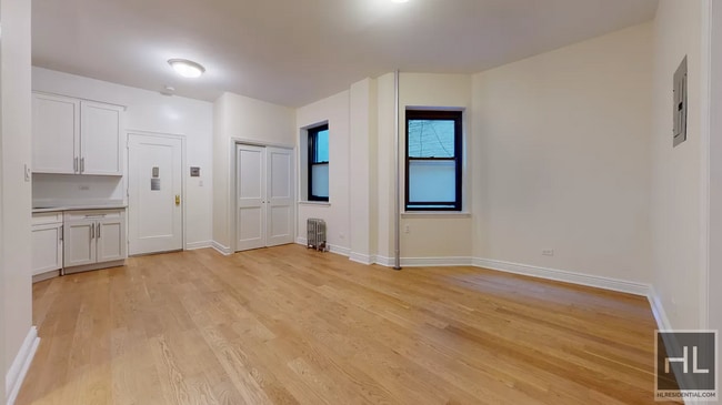 Building Photo - GRAND STREET