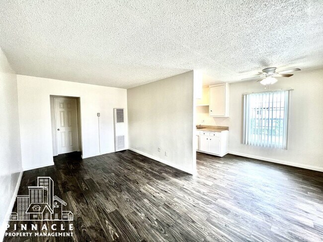 Building Photo - 1 Bedroom Apartment For Rent in Gardena
