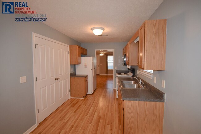 Building Photo - Adorable 3 bedroom home in Murfreesboro! A...