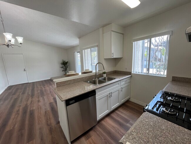 Kitchen looking into Living - 15333 Gundry Ave