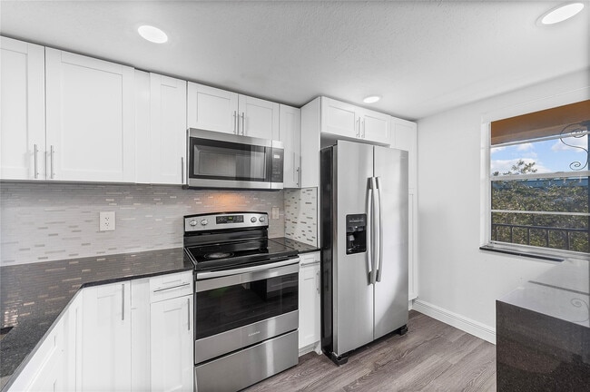 Foto del edificio - 10120 Boca Entrada Blvd