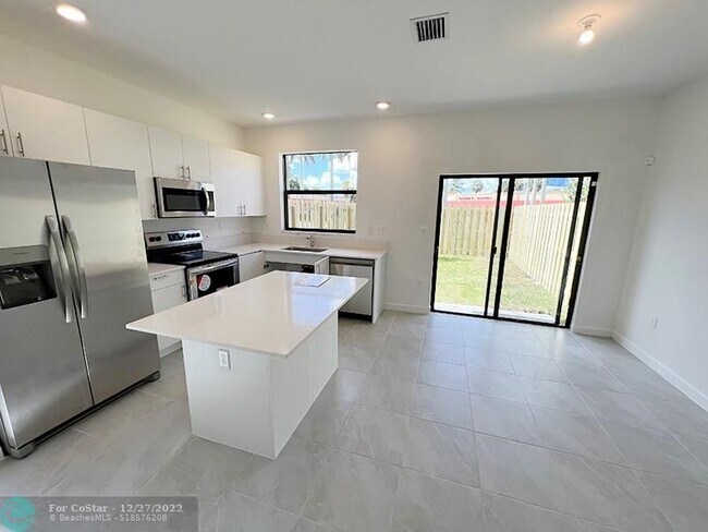 Building Photo - 13340 SW 287th Ter