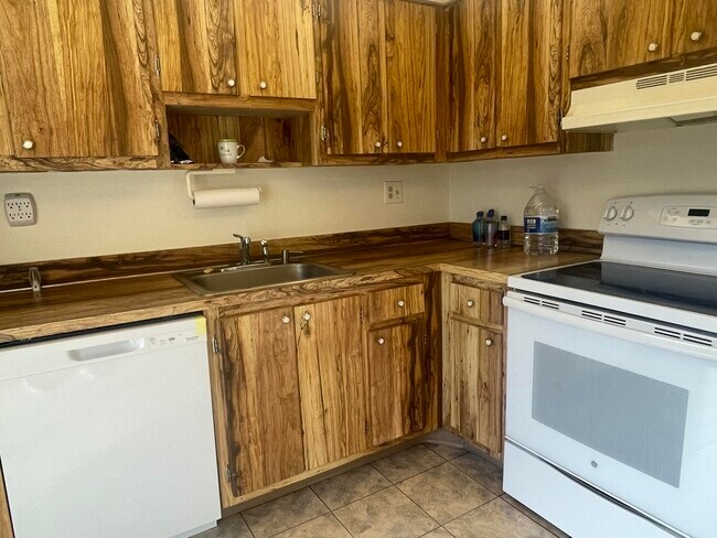 Foto del edificio - 83 Capri B