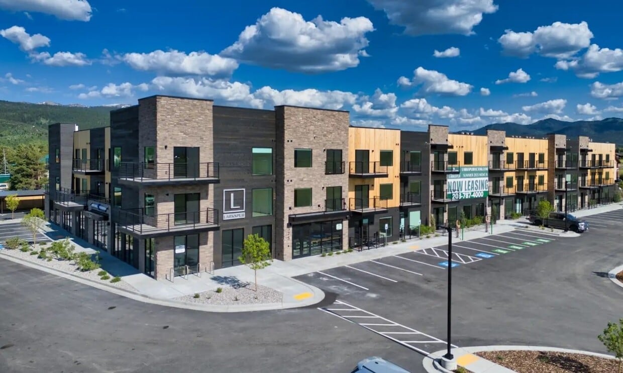 Primary Photo - 375 Larkspur Ave