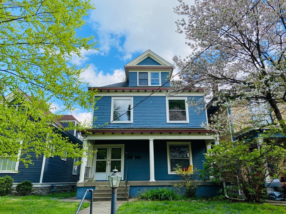 Foto principal - 1916 Deer Park Ave