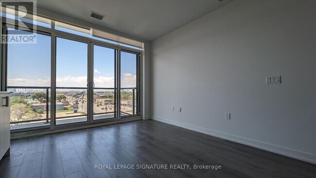 Building Photo - 1195 The Queensway