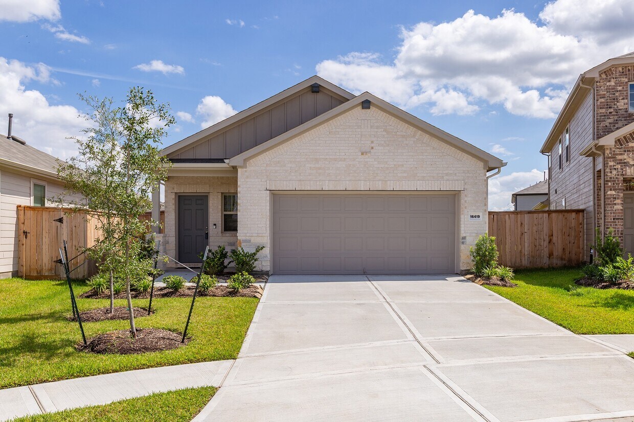 Foto principal - 16419 Windy Cove Ct