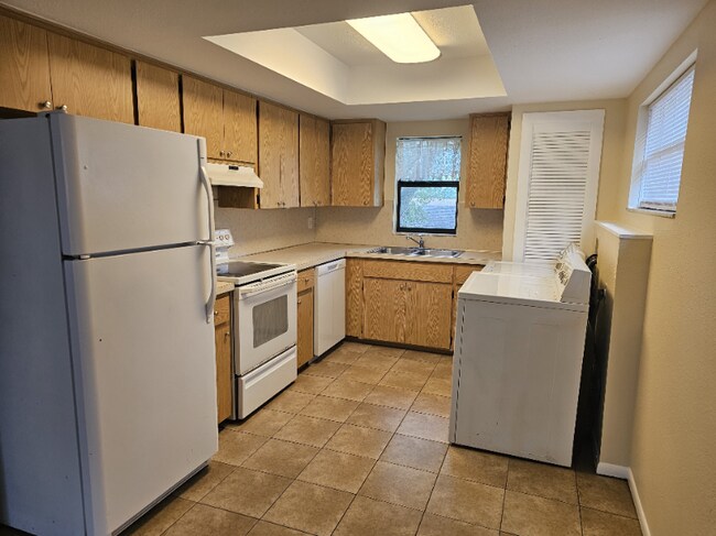 Foto del edificio - 4030 78th Ave N