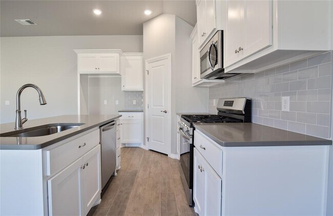 Foto del edificio - 3817 Lleyton Dr