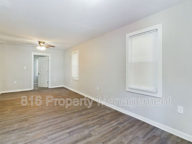 Building Photo - 7135 Agnes Ave