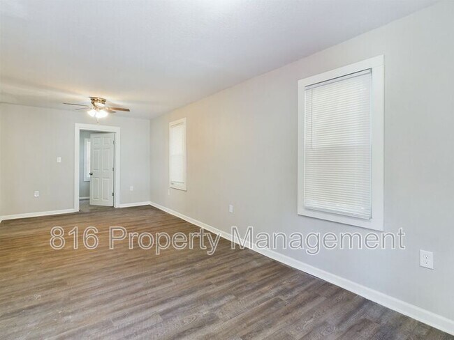 Foto del edificio - 7135 Agnes Ave