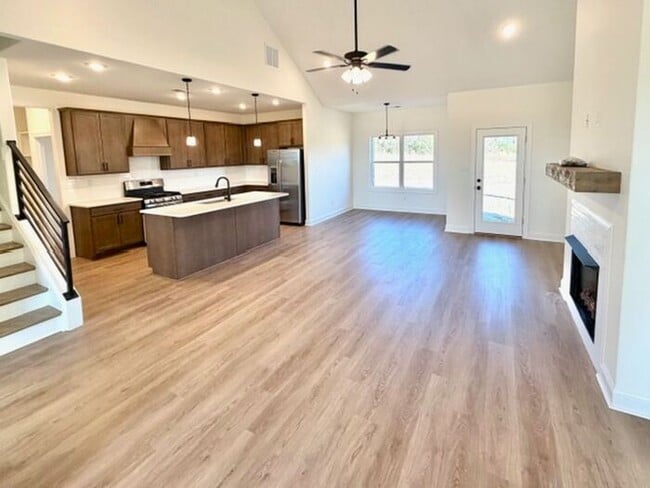 Foto del edificio - Move In Special! Now Leasing a Brand New 5-Bedroom 3 Bath Home Olive Branch