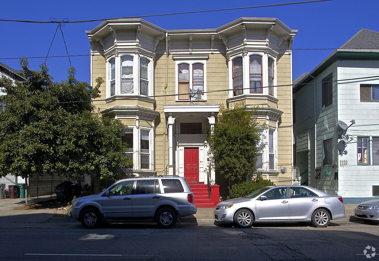 Building Photo - 658 8th St