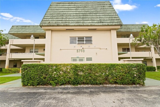 Building Photo - 5790 Stirling Rd