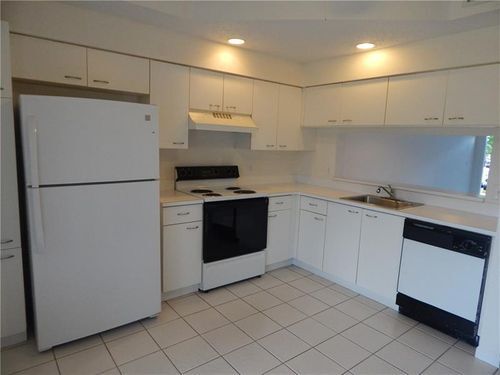 Foto del edificio - 9861 NW 57th Ln