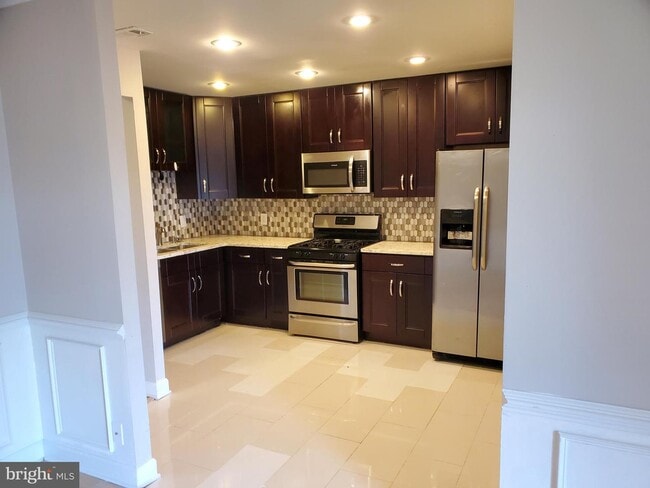Building Photo - 870 Quince Orchard Blvd