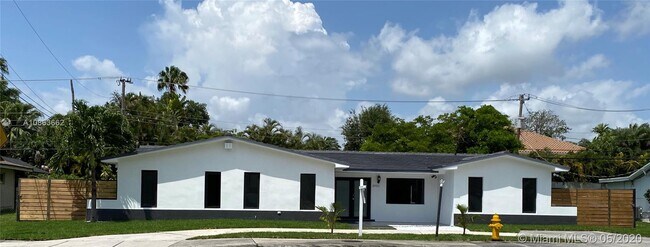 Building Photo - 20210 Highland Lakes Blvd