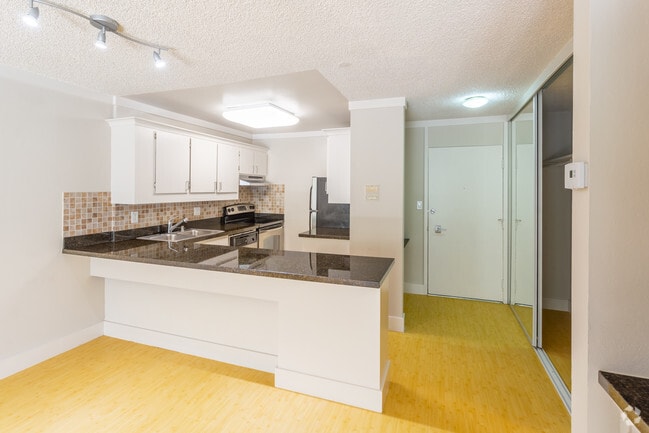1BR, 1BA - Kitchen - Citra Apartments