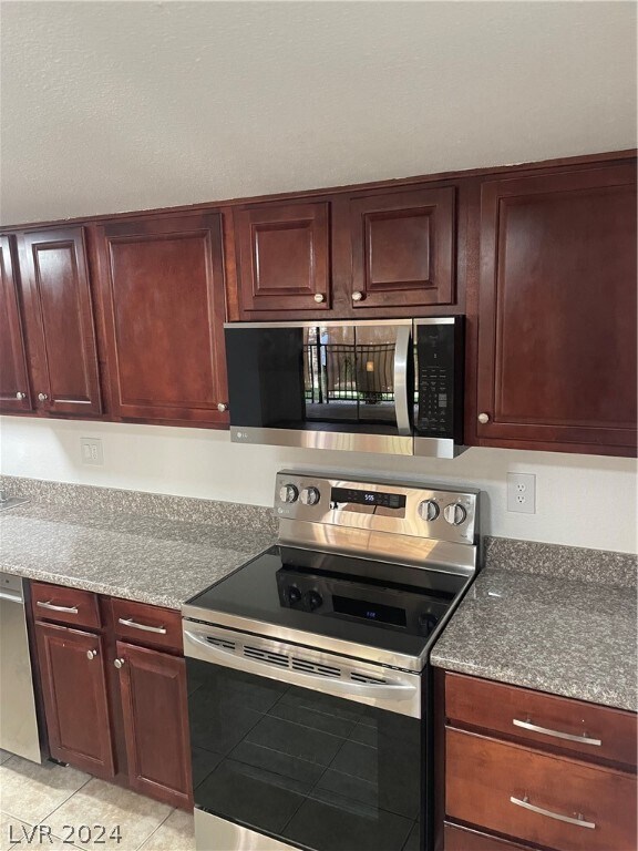 Foto del edificio - 4990 River Glen Dr