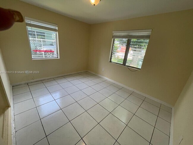 Foto del edificio - 1024 S K St