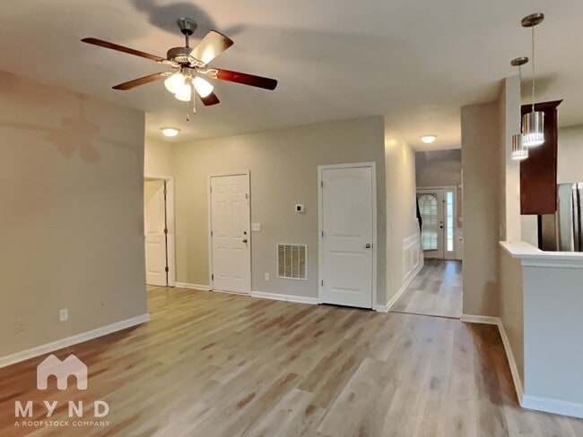 Building Photo - 7490 Absinth Dr