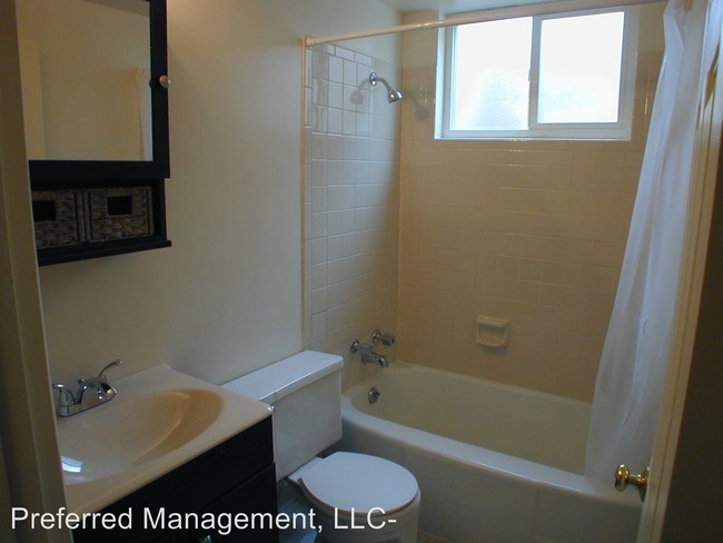 Building Photo - 1519 Hot Springs Ave