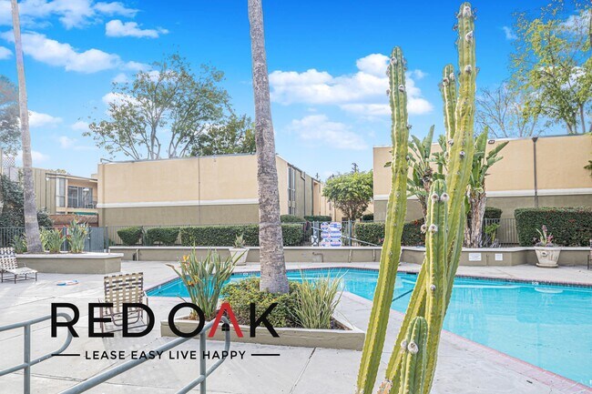 Foto del edificio - Outstanding Two Bedroom with Spacious Room...