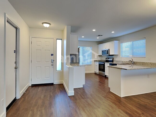 Foto del edificio - 12577 W Amelia Ave