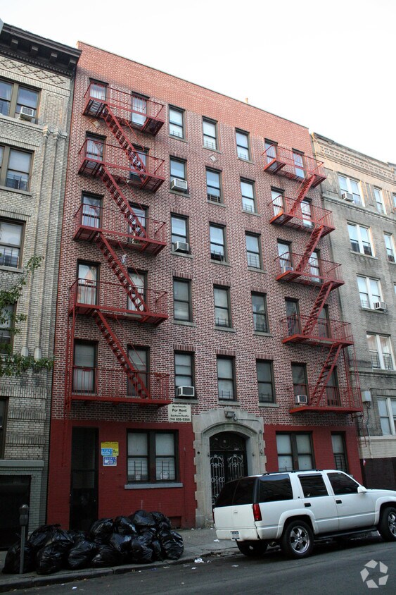 Building Photo - 58 E 190th St