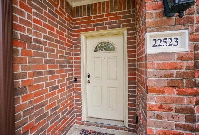 Foto del edificio - 22523 Holly Lake Dr