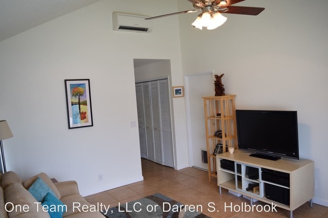 Building Photo - 3 br, 2 bath House - 91-1009 Akolo St