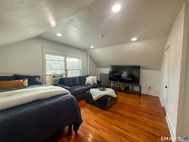 Foto del edificio - 883 Montauk Ave