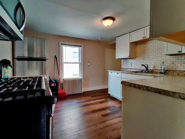 Building Photo - 113 Old Bay St