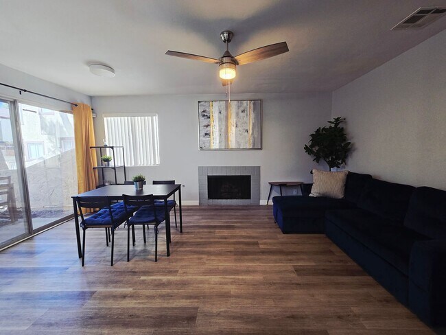 Foto del edificio - Fully Furnished 2-Bedroom Townhouse Near the Strip, UNLV & Airport