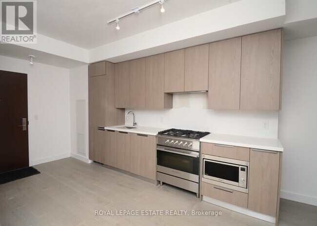 Photo du bâtiment - 160 Kingsway Crescent