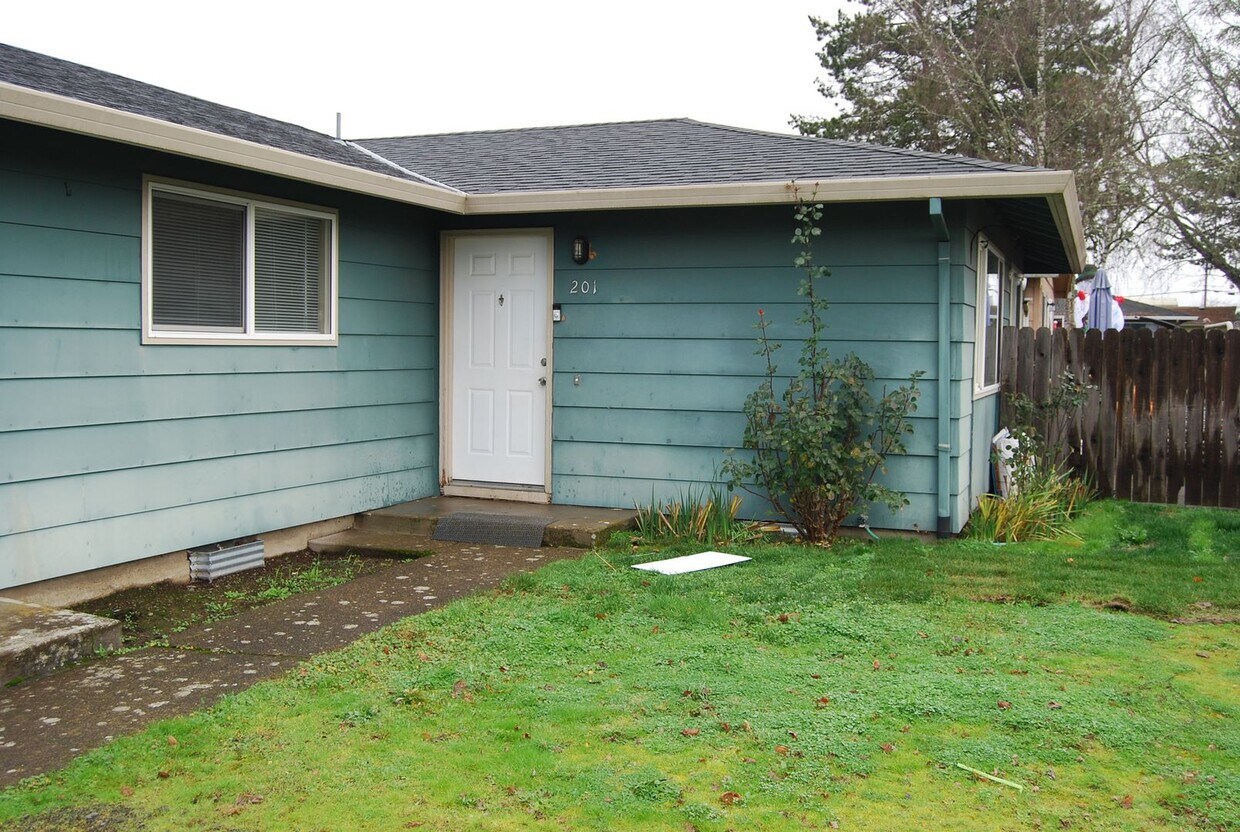 Foto principal - 2 Bedroom 1 Bath Newberg in Newberg OR