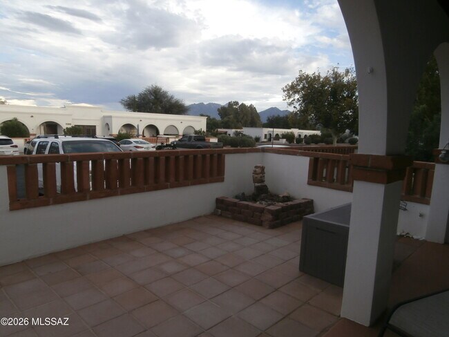 Foto del edificio - 248 S Paseo Lobo