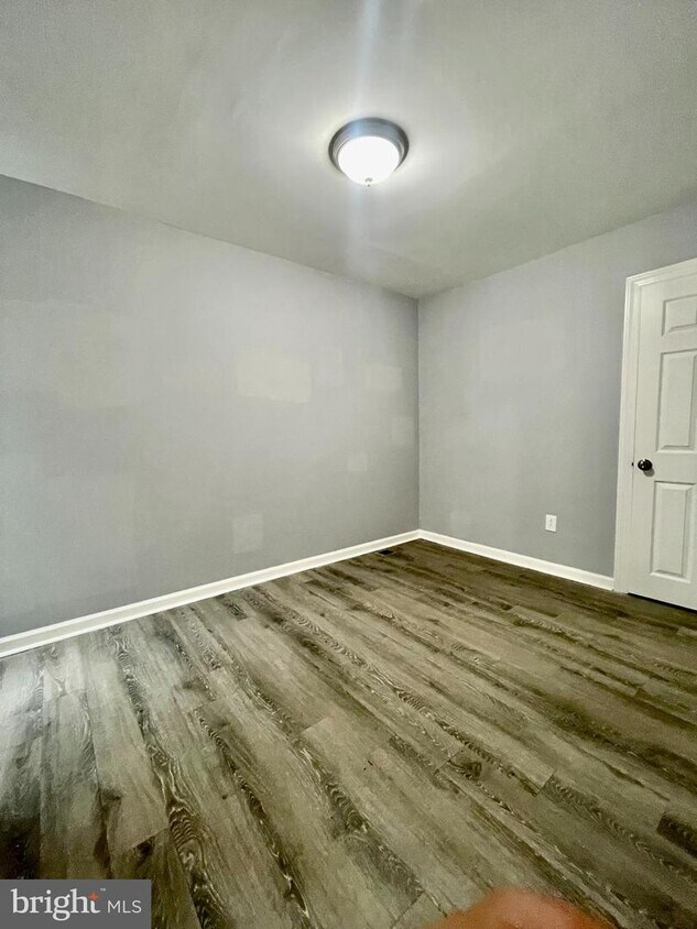 Foto principal - 337 N Robinson St