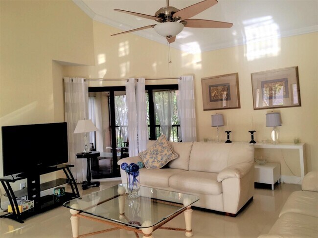 Foto del edificio - 116 Waterview Dr