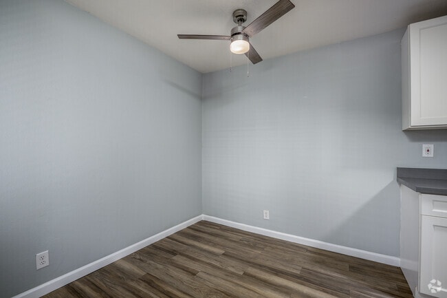 2BR, 1BA - 865SF - Dining Room - Midtown Breeze