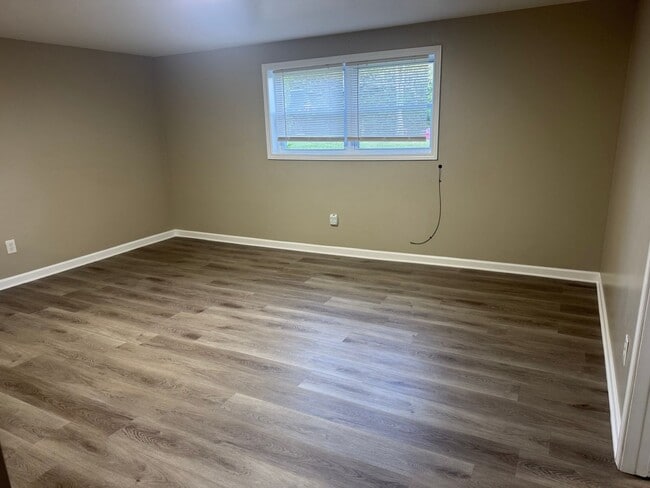 Building Photo - 2903 S Greenwood Dr