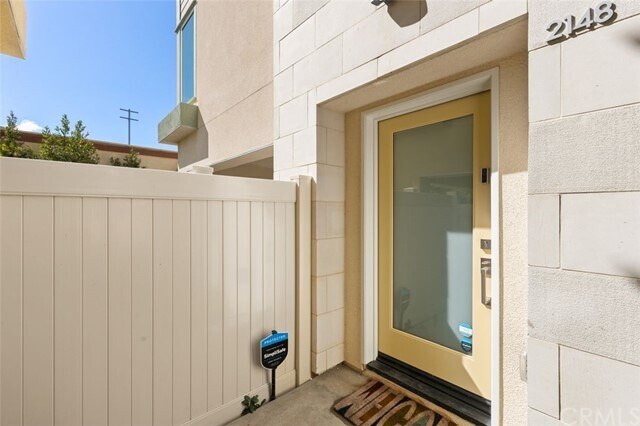 Foto del edificio - 2148 Doheny Way