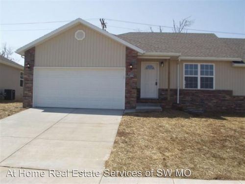 Foto principal - 1530 E Kerr St