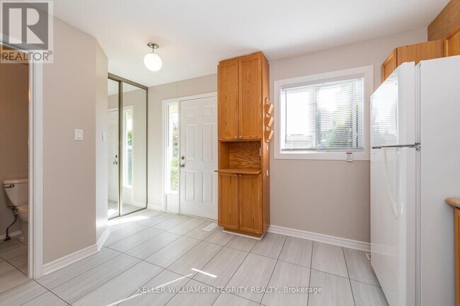 Photo du bâtiment - 4303 Meadowvale Ln