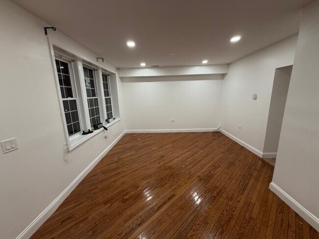 Foto del edificio - 2858 W 21st Pl